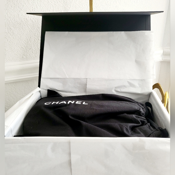 New With Tags Chanel Red Quilted Limited Edition Small Flap Bag - Microchipped - Picture 11 of 16